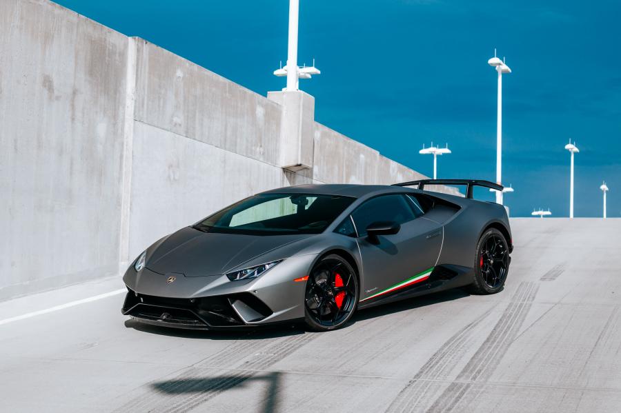  Lamborghini Huracan Performante (LB724) 2017 года  (NA) (фото 2 из 2)